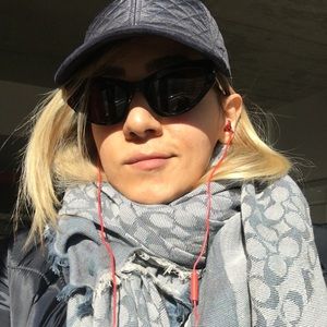 Meet your Posher, Farnaz